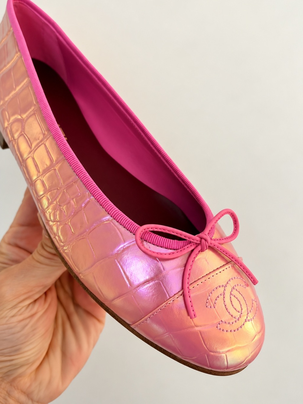 CHANEL PINK Quilted leather CC Ballet Flats size 39 NEW IN BOX
